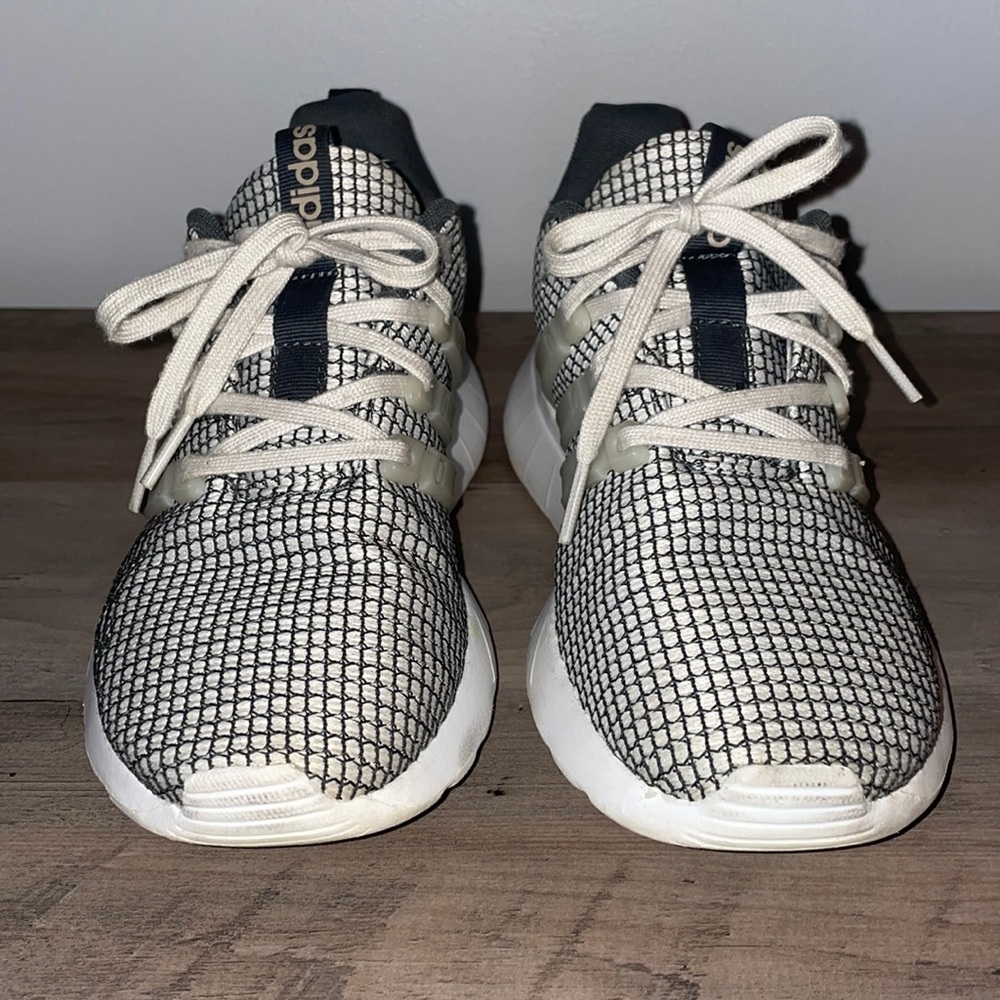Unisex adidas foams